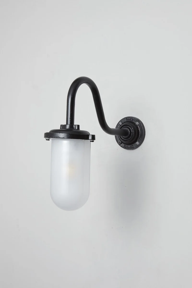 Bracket Light, 100W, Swan Neck 7672