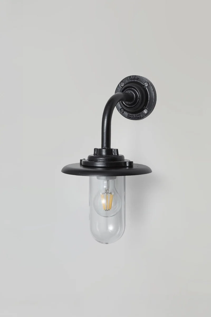 Exterior Bracket Light, 60W, 7677
