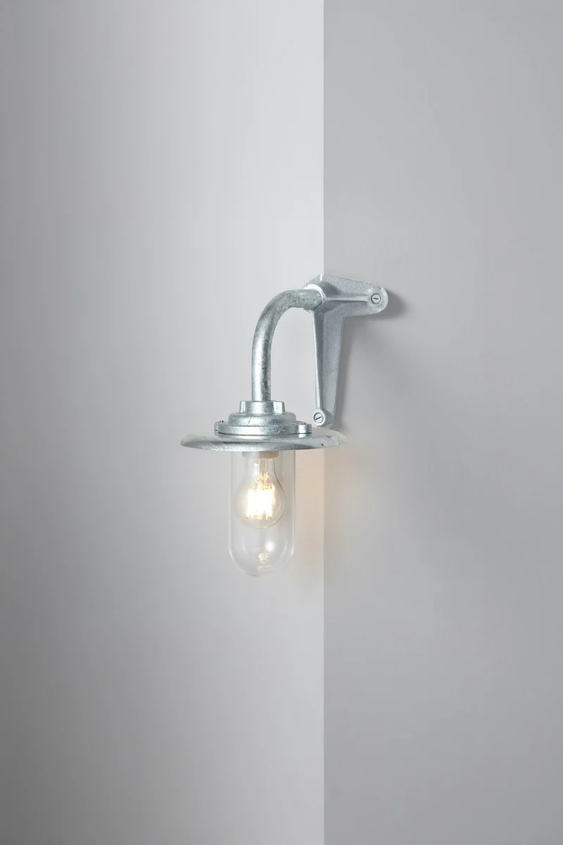 Exterior Bracket Light, 60W, 7677