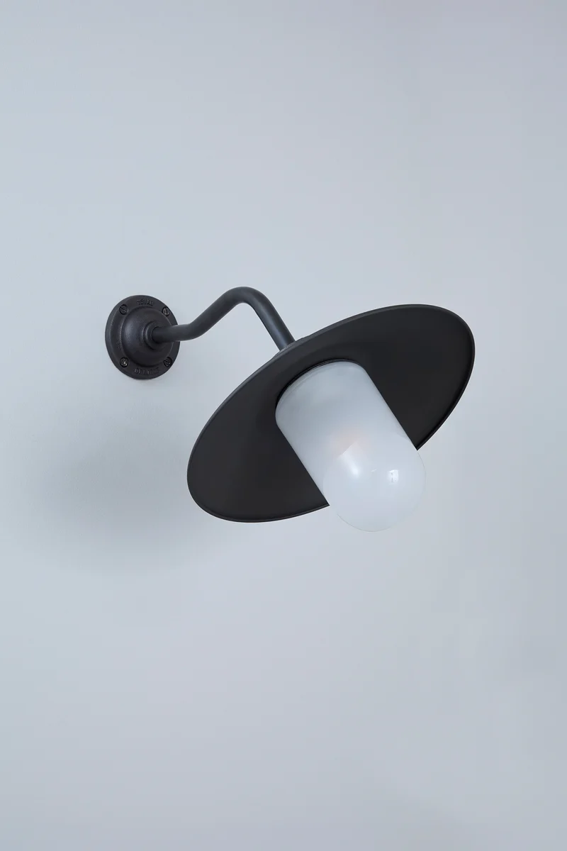 Exterior Bracket Light, Canted, 7680