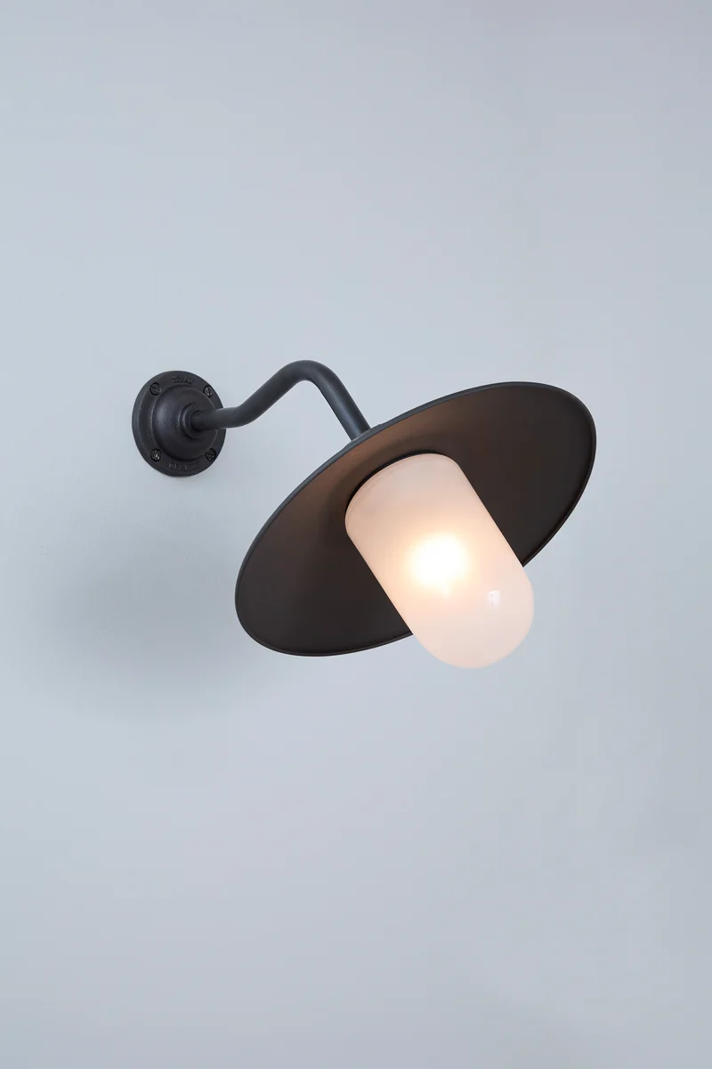 Exterior Bracket Light, Canted, 7680