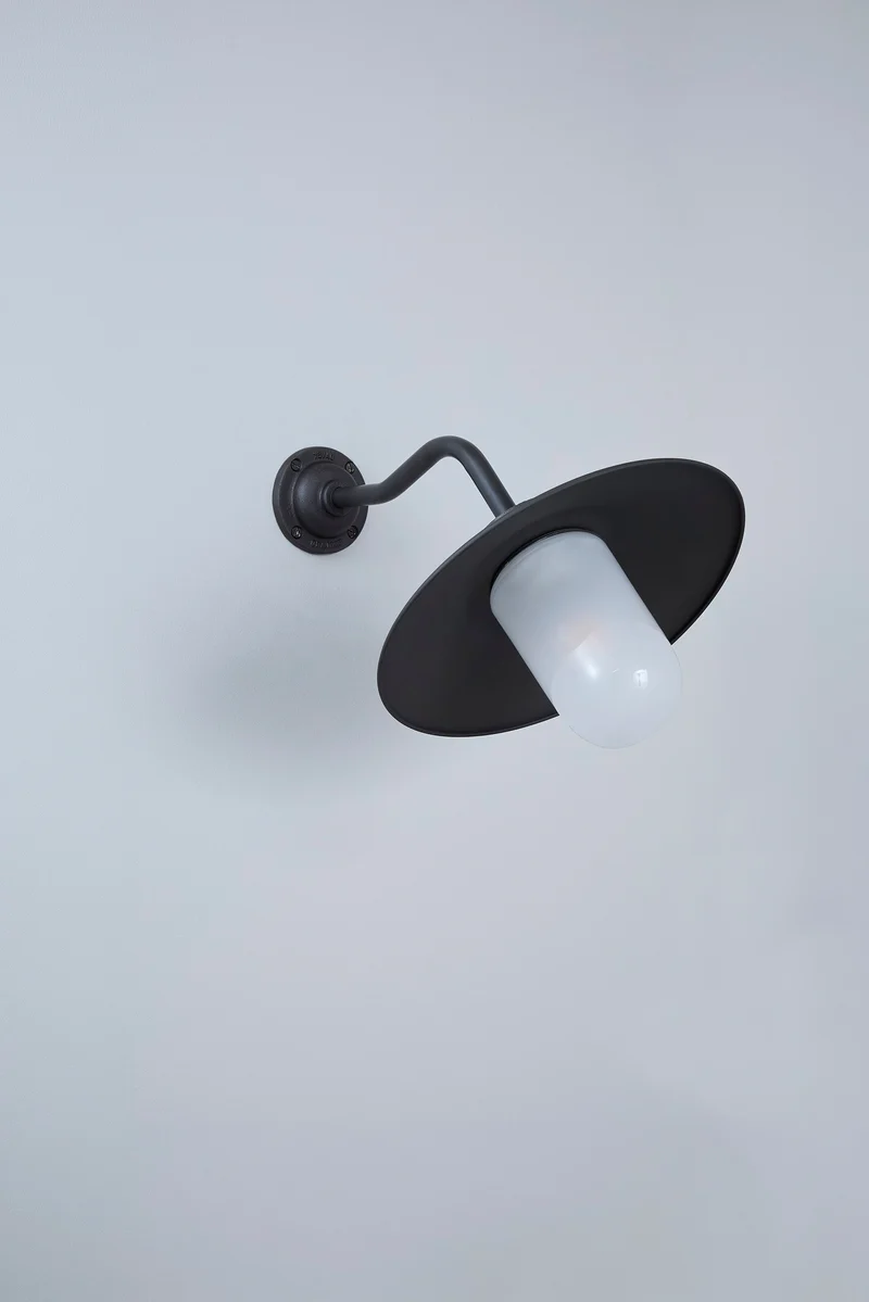 Exterior Bracket Light, Canted, 7680