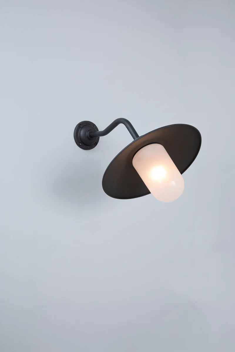Exterior Bracket Light, Canted, 7680