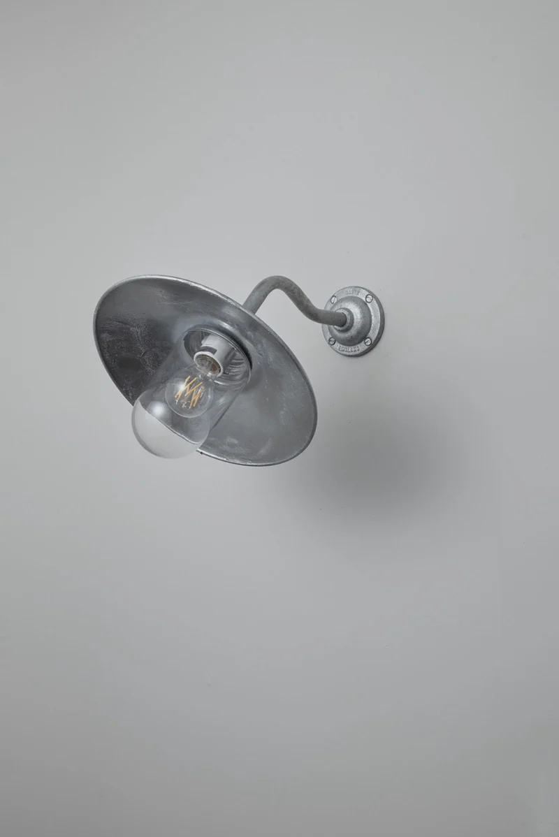 Exterior Bracket Light, Canted, 7680