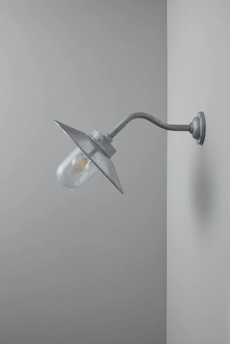 Exterior Bracket Light, Canted, 7680