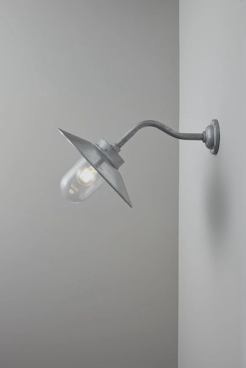 Exterior Bracket Light, Canted, 7680