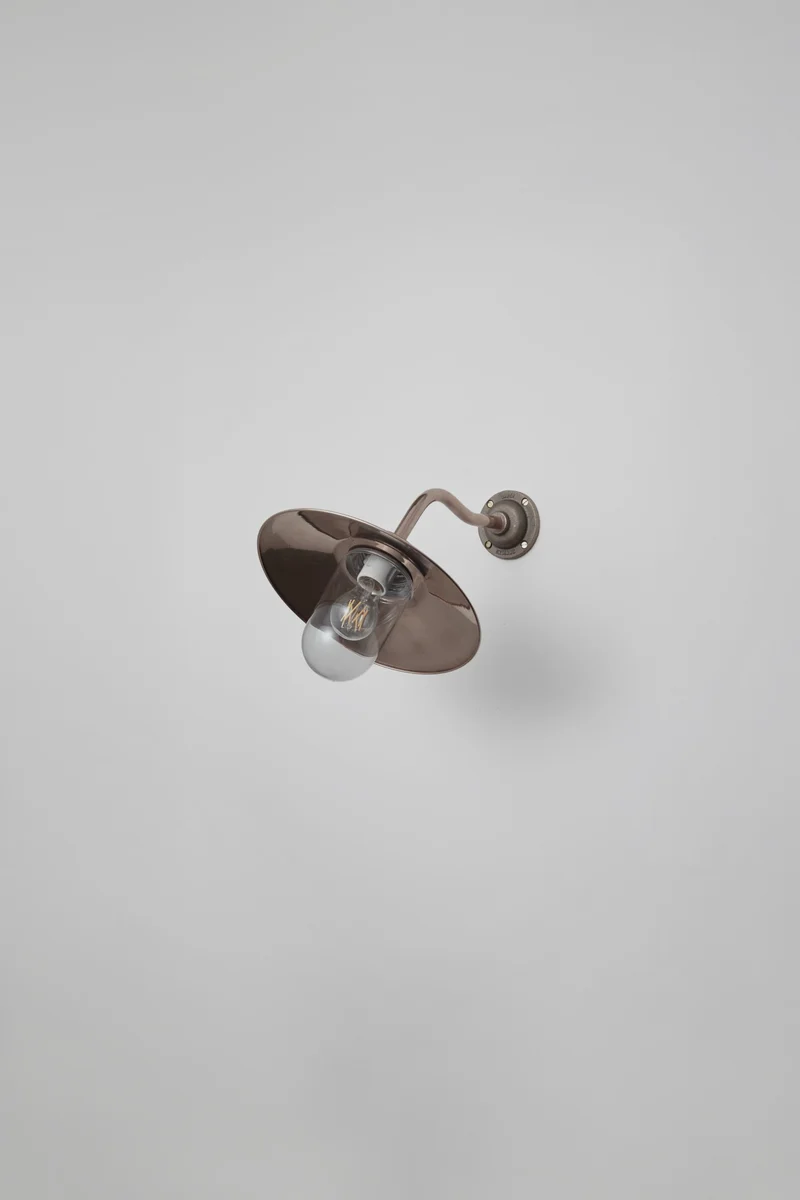 Exterior Bracket Light, Canted, 7680