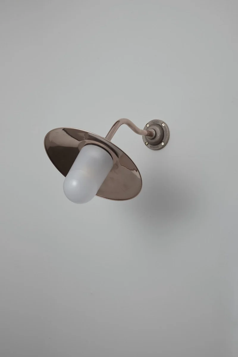 Exterior Bracket Light, Canted, 7680