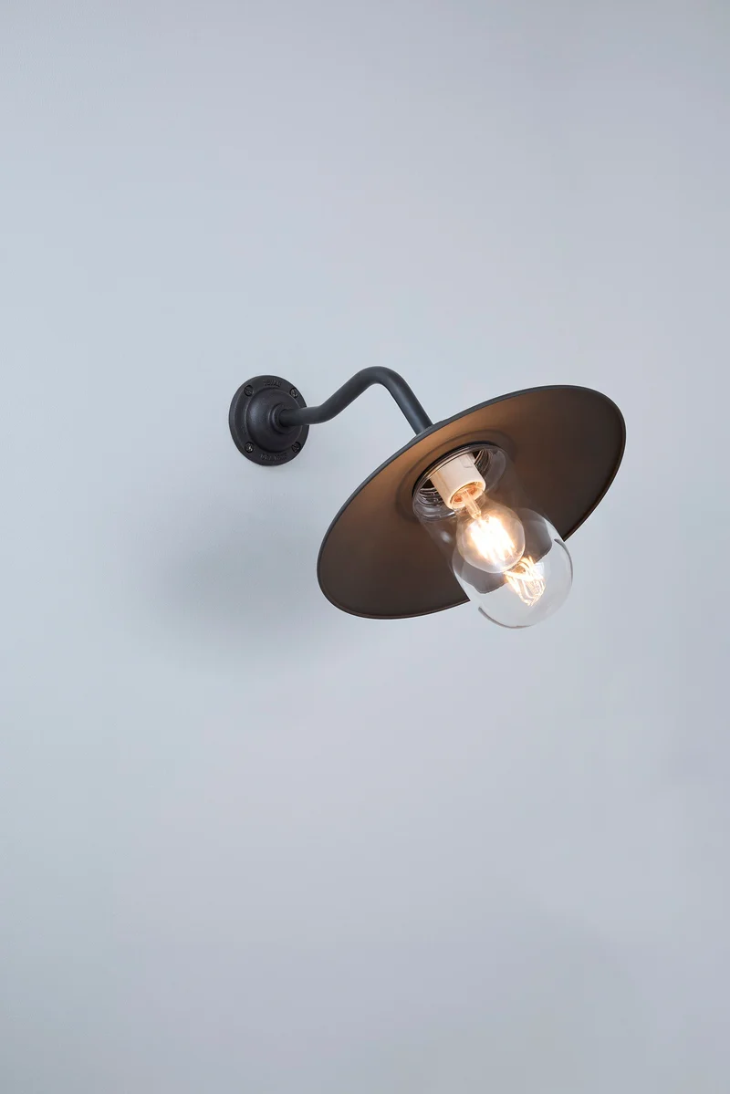 Exterior Bracket Light, Canted, 7680