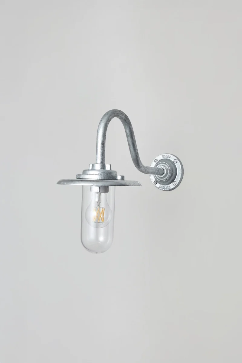 Exterior Bracket Light, 60W, Swan Neck 7677
