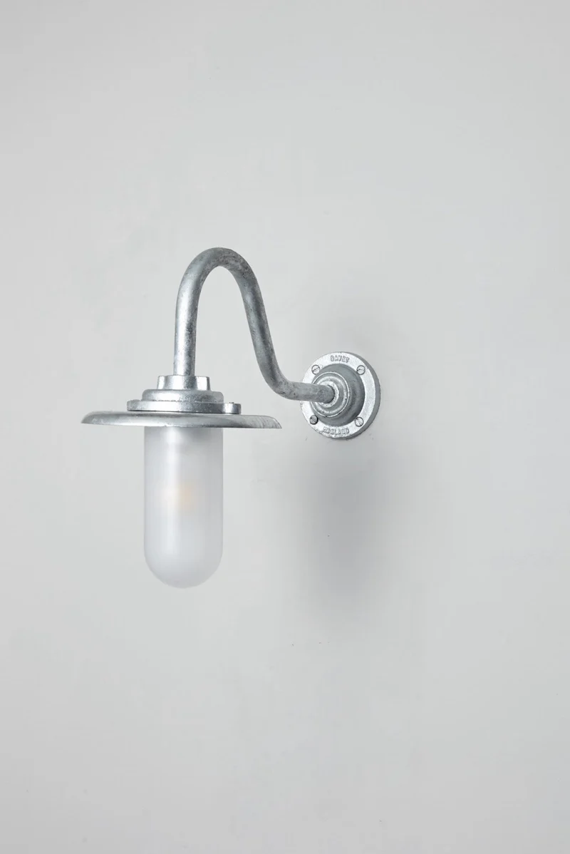 Exterior Bracket Light, 60W, Swan Neck 7677