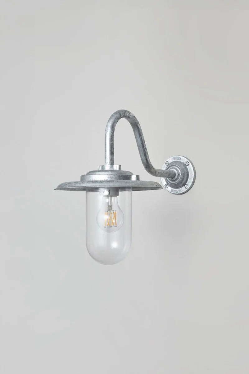 Exterior Bracket Light, 100W, 7677