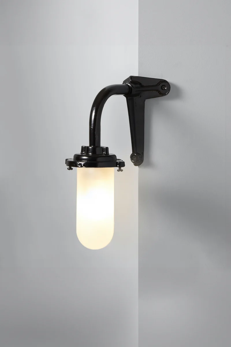 Bracket Light, 60W, 7672
