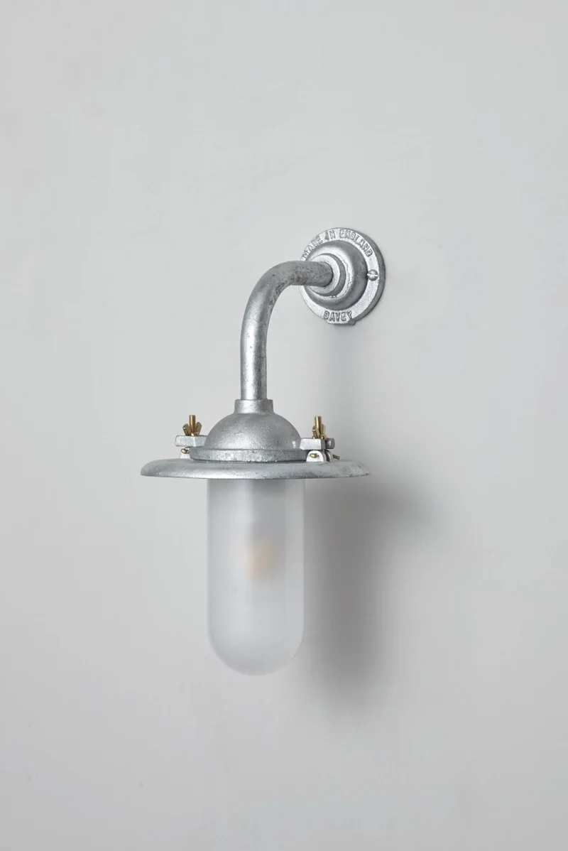 Exterior Bracket Light, 7685
