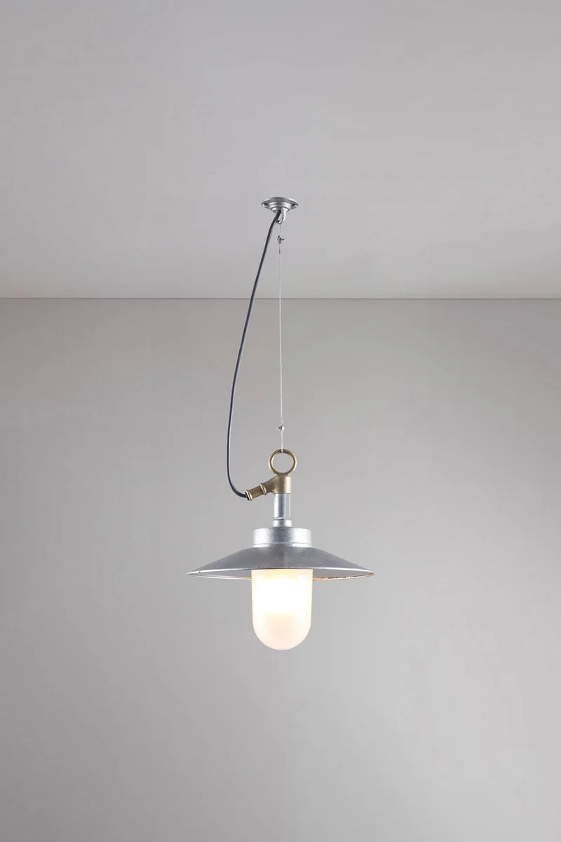 Well Glass Pendant With Visor 7680 IP44