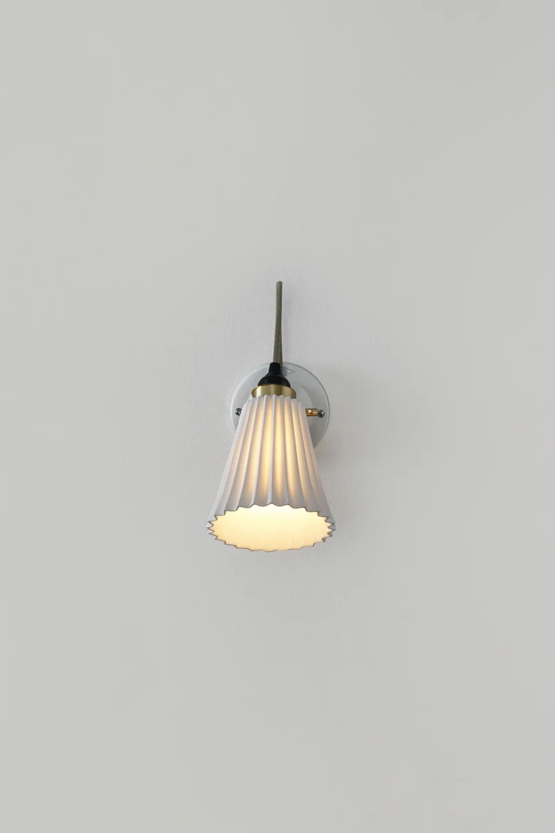 Hector Pleat Medium Wall Light, Switched, Brass