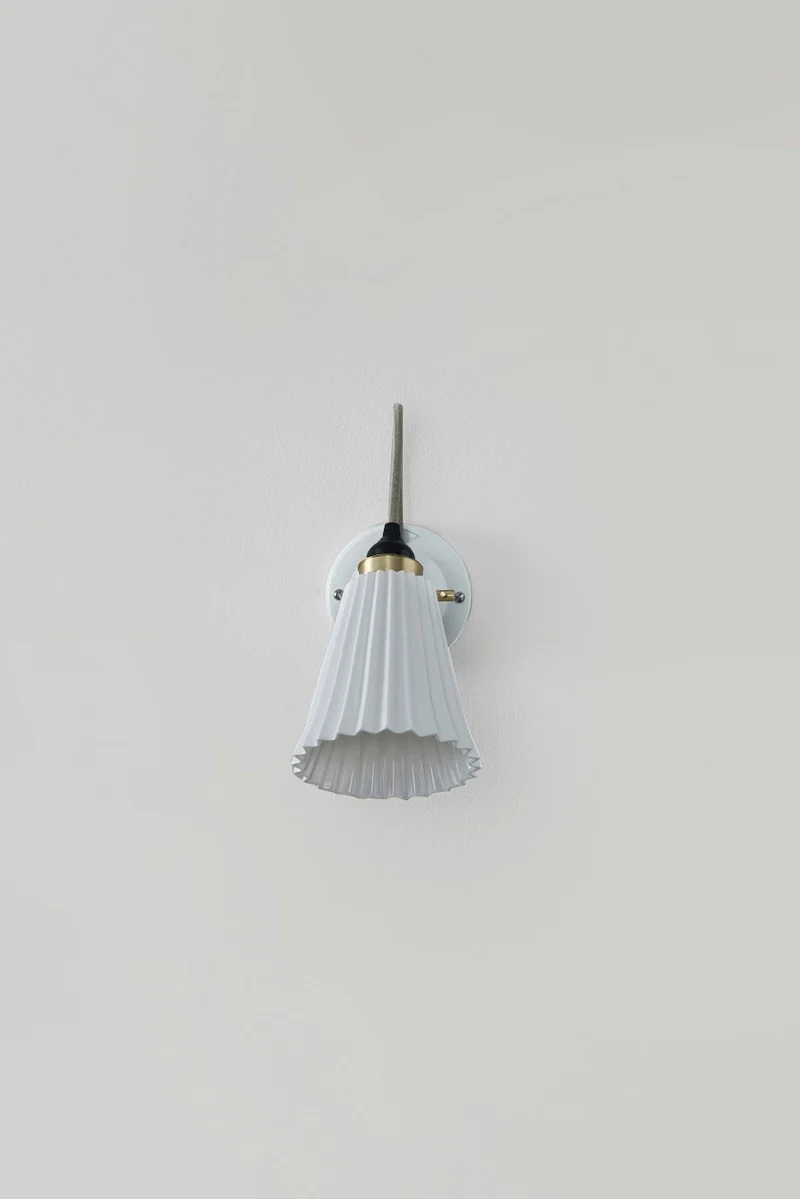 Hector Pleat Medium Wall Light, Switched, Brass