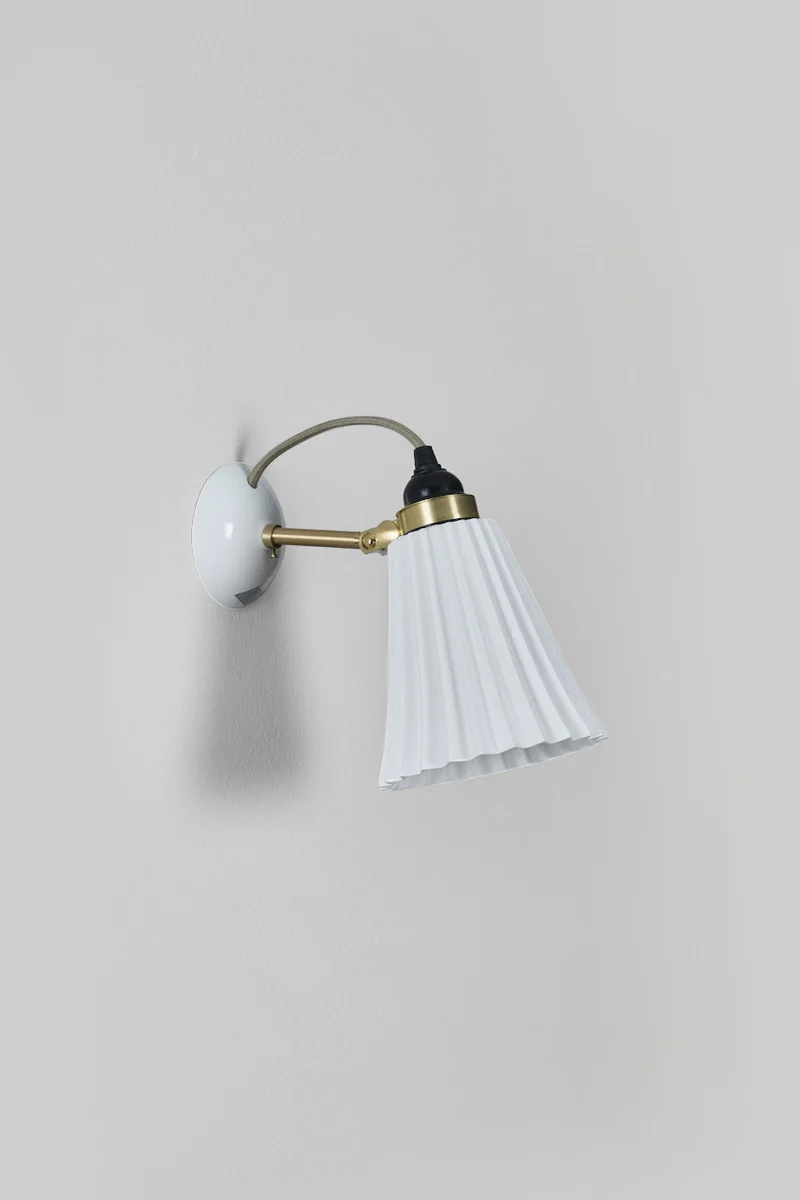 Hector Pleat Medium Wall Light, Brass