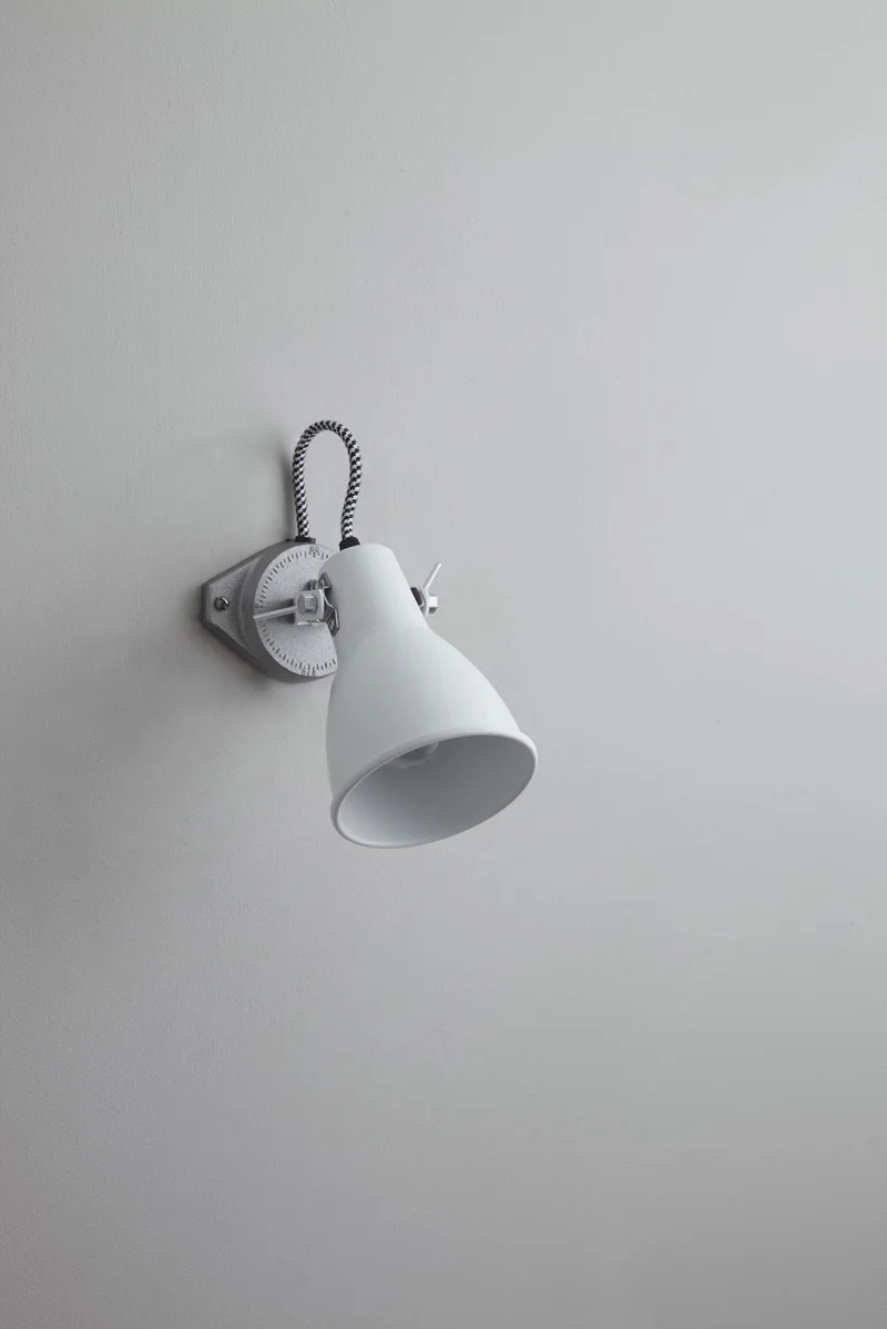 Stirrup 1 Single Wall Light