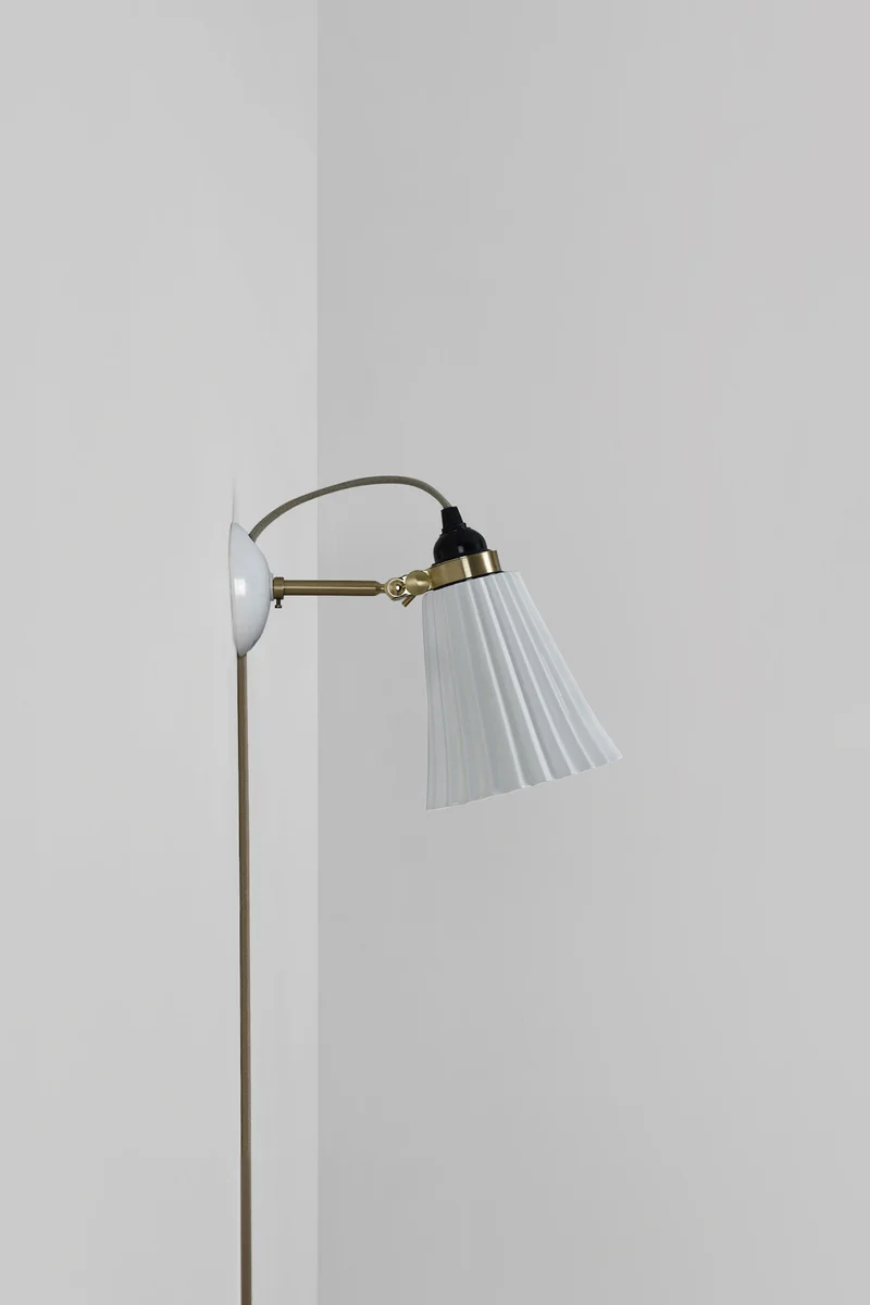 Hector Pleat Medium Wall Light, PSC, Brass