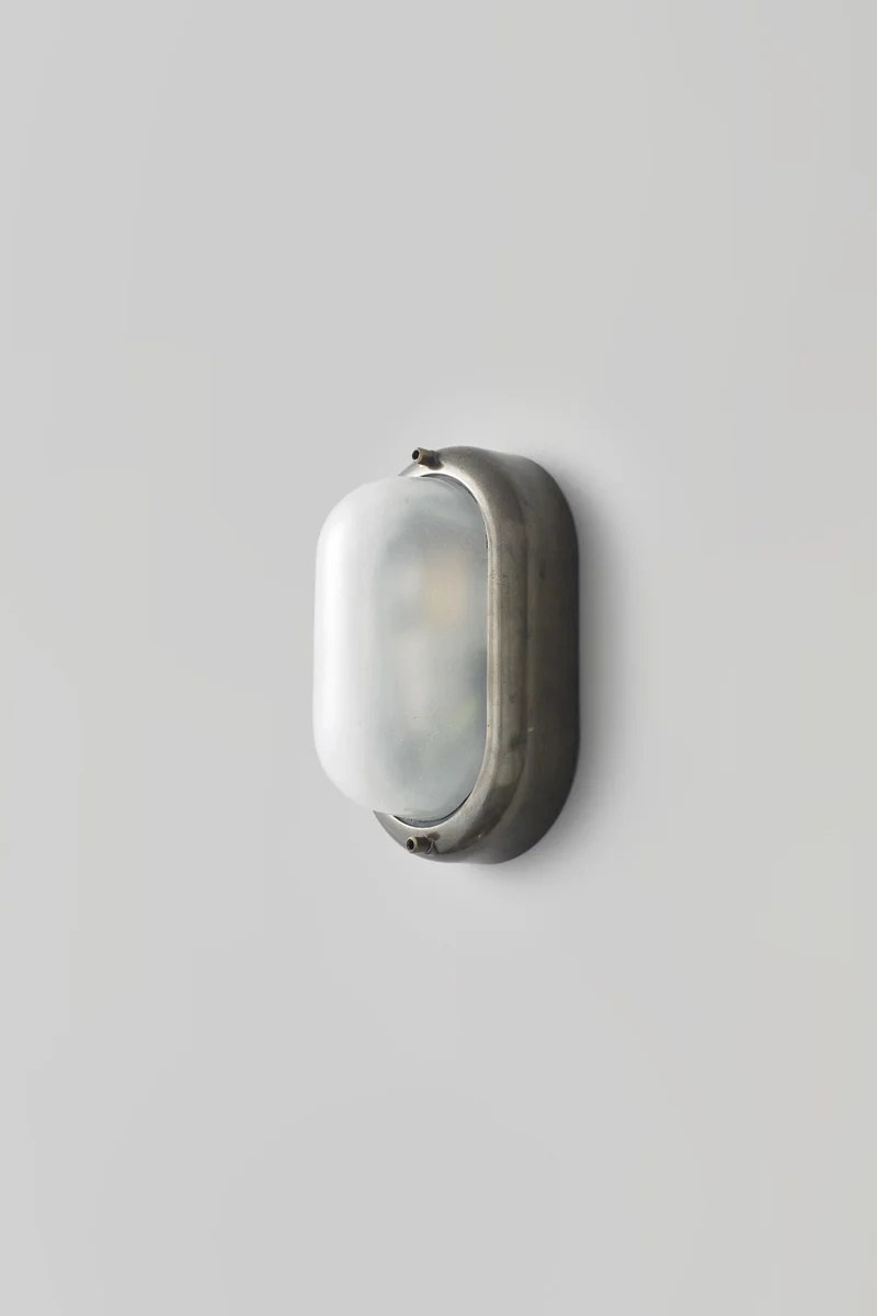 Small Exterior Oval Bulkhead 8124
