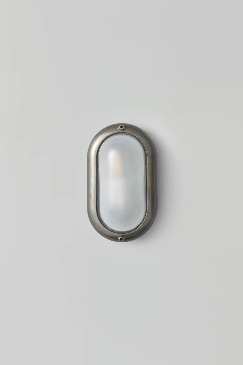Small Exterior Oval Bulkhead 8124