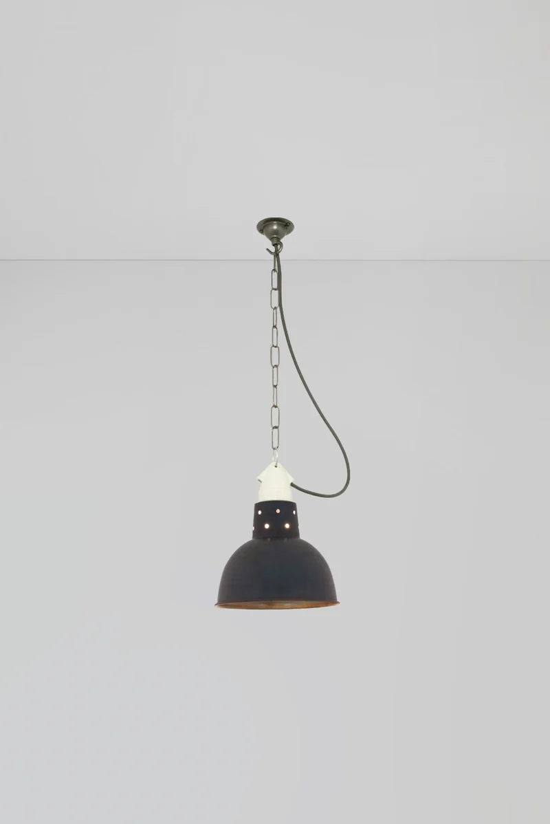 Spun Reflector with Suspension Lampholder
