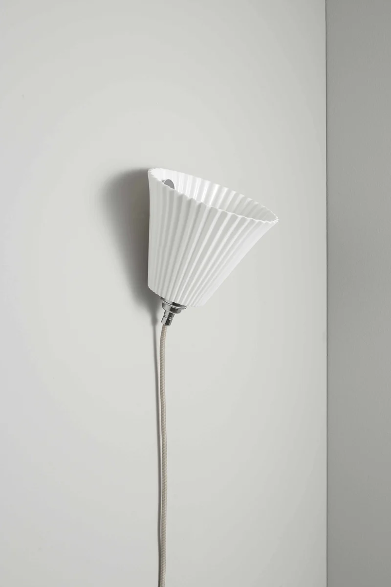 Portable Pleat Large Wall Light