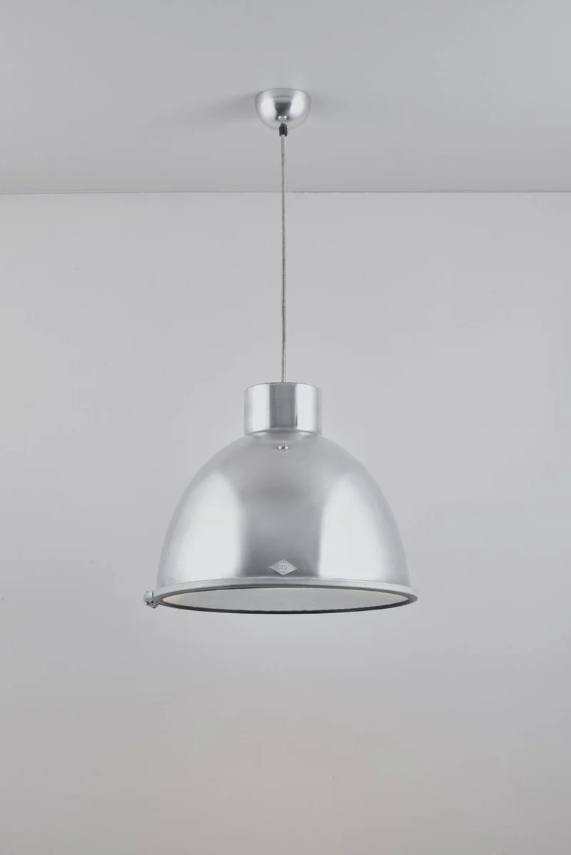Giant 2 Pendant