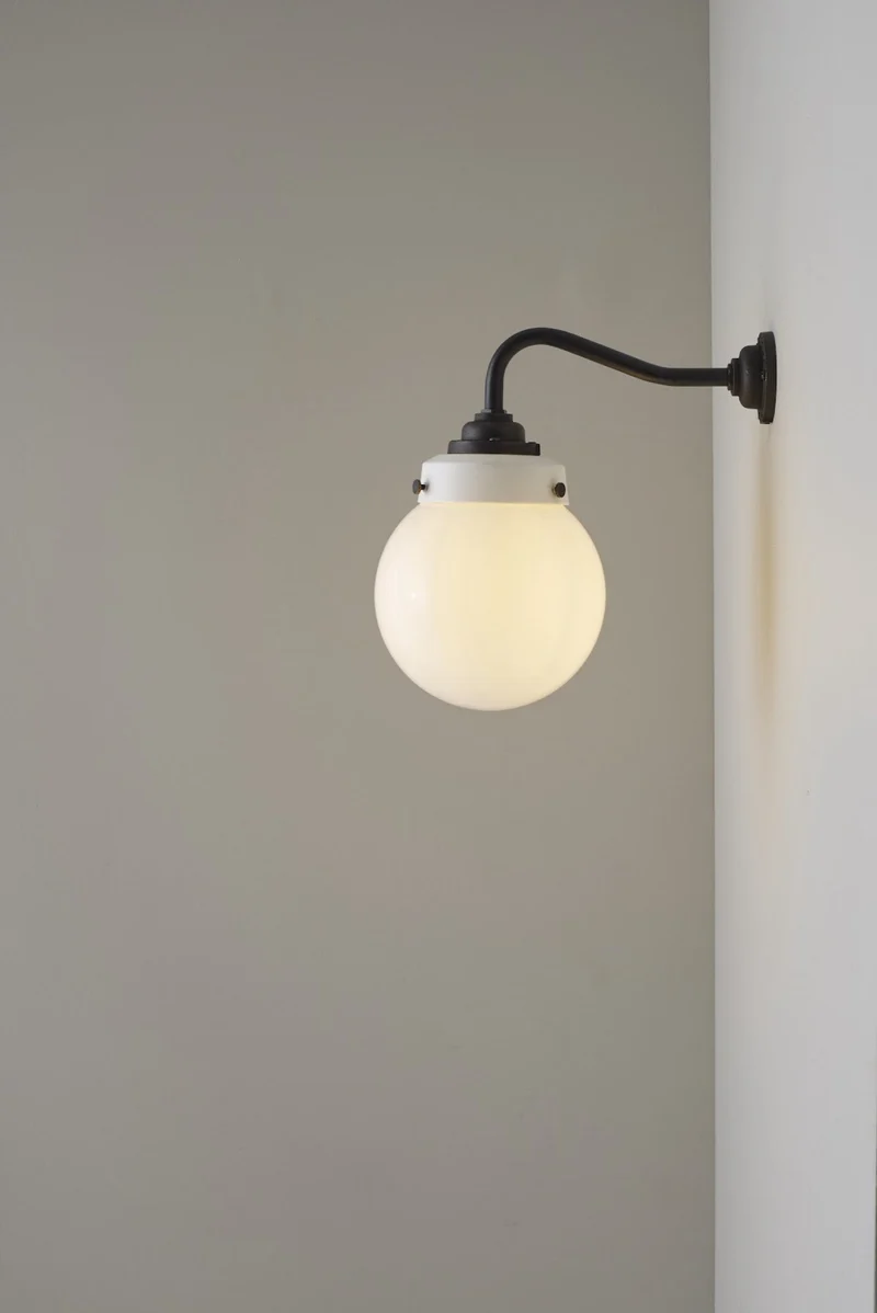 Hampton Wall Light Size 1