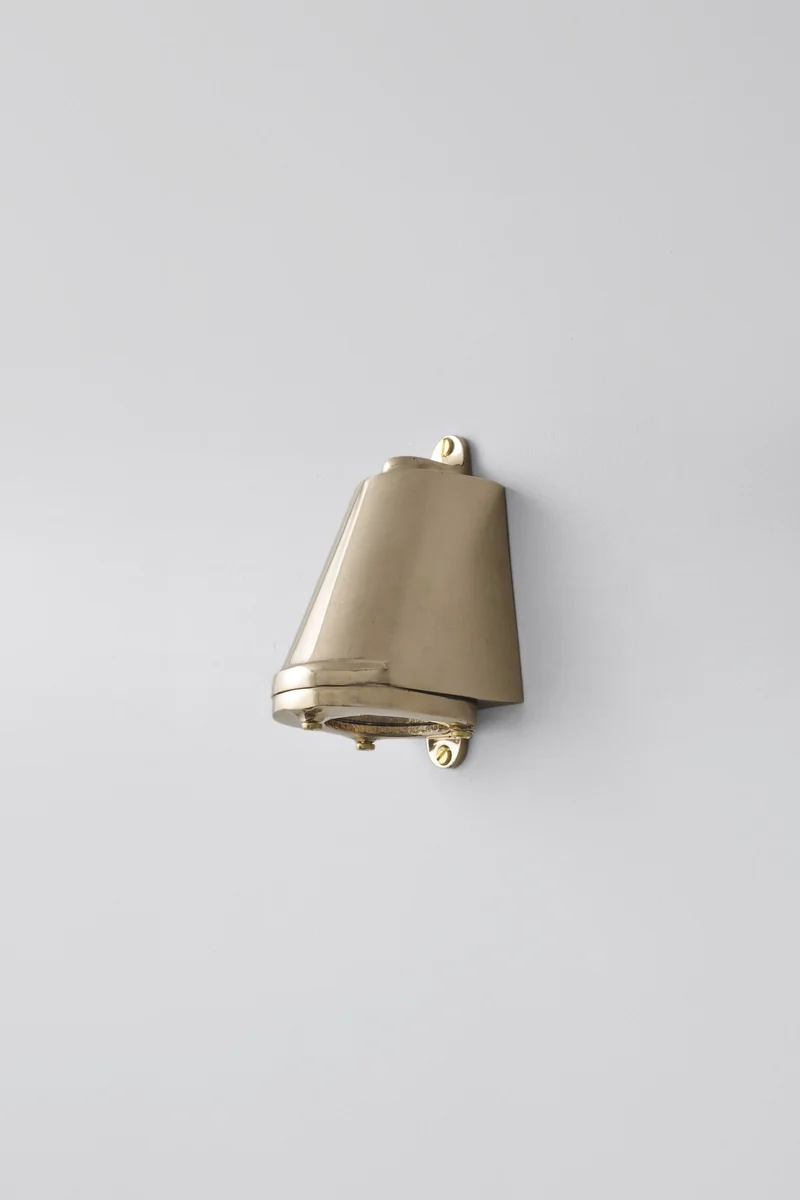 Mast Light, Mains LED