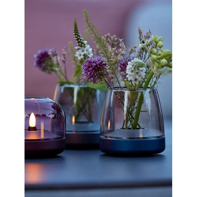 Windlicht aus Glas und Aluminium mit modernem Design und LED-Kerzen-Kompatibilität, Kobaltblau – Glow 10 | Kooduu