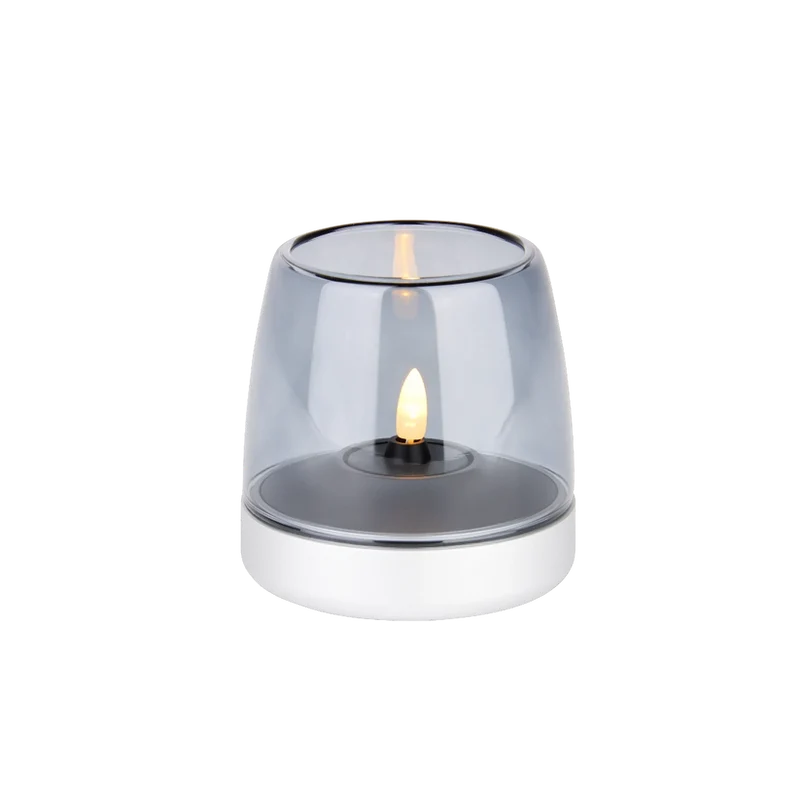 Windlicht aus Glas und Aluminium mit modernem Design und LED-Kerzen-Kompatibilität, Mattes Silber – Glow 10 | Kooduu