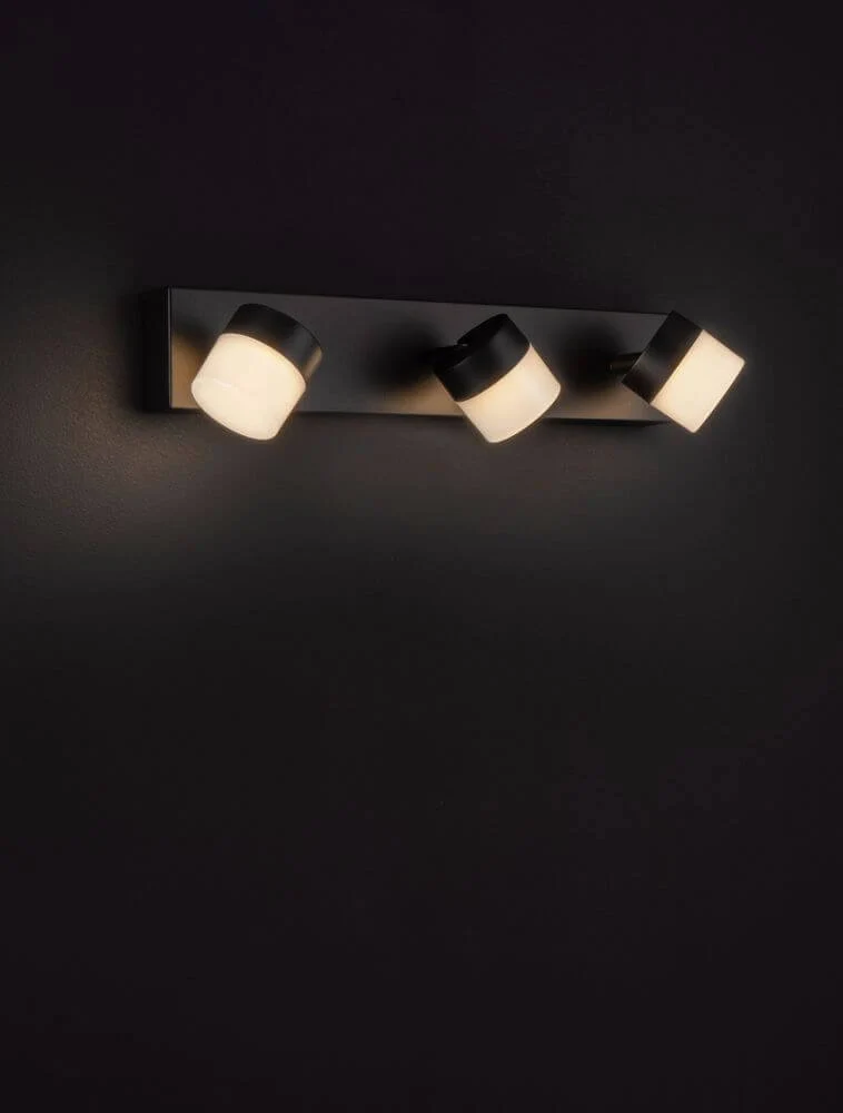 Teko LED Wandleuchte 3-flammig 3000K Schwarz IP44