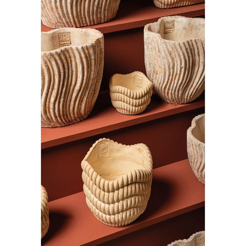 Topf - Runder Zement, Rillenmuster, Wellenlinienmuster, Cremefarbe, L – Kiera | PTMD