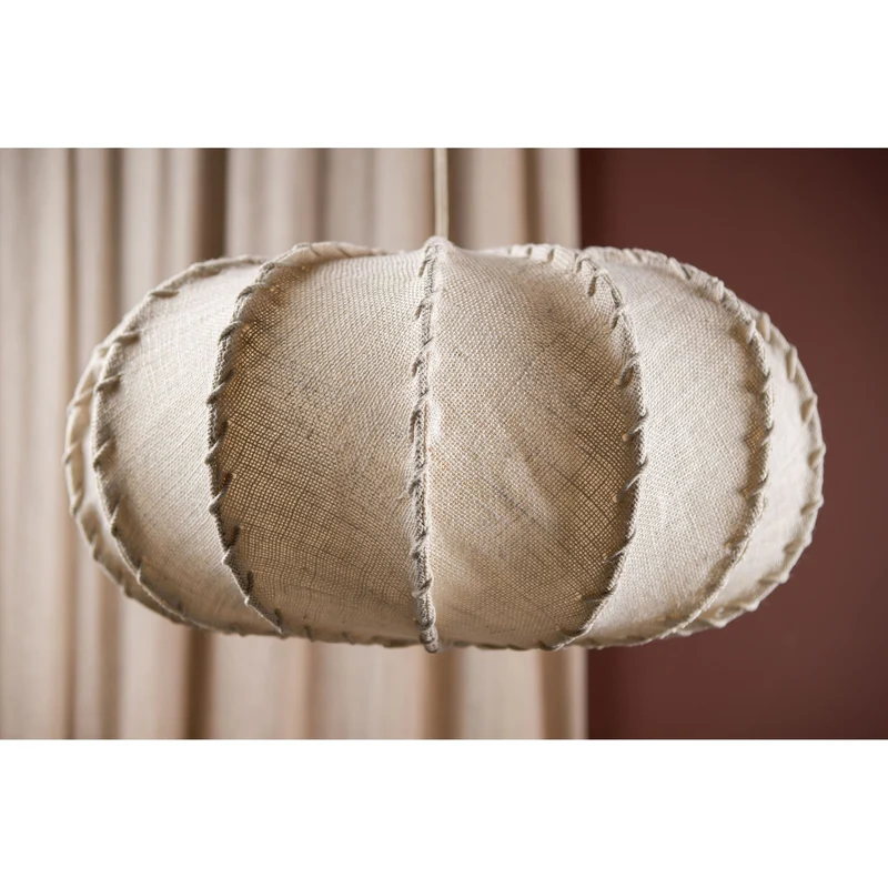 Pendelleuchte aus Jute und Eisen mit Cremeton und Flechtoptik in flachrunder Form, L – Myka | PTMD