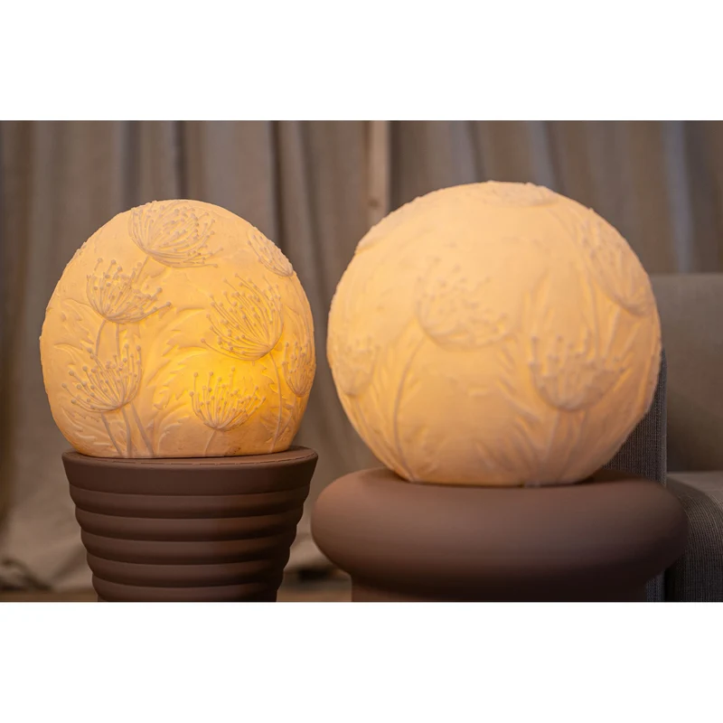 LED-Leuchte – Blumendesign, Ovale Form, Kunststoffmaterial, Weiß – Hennah | PTMD