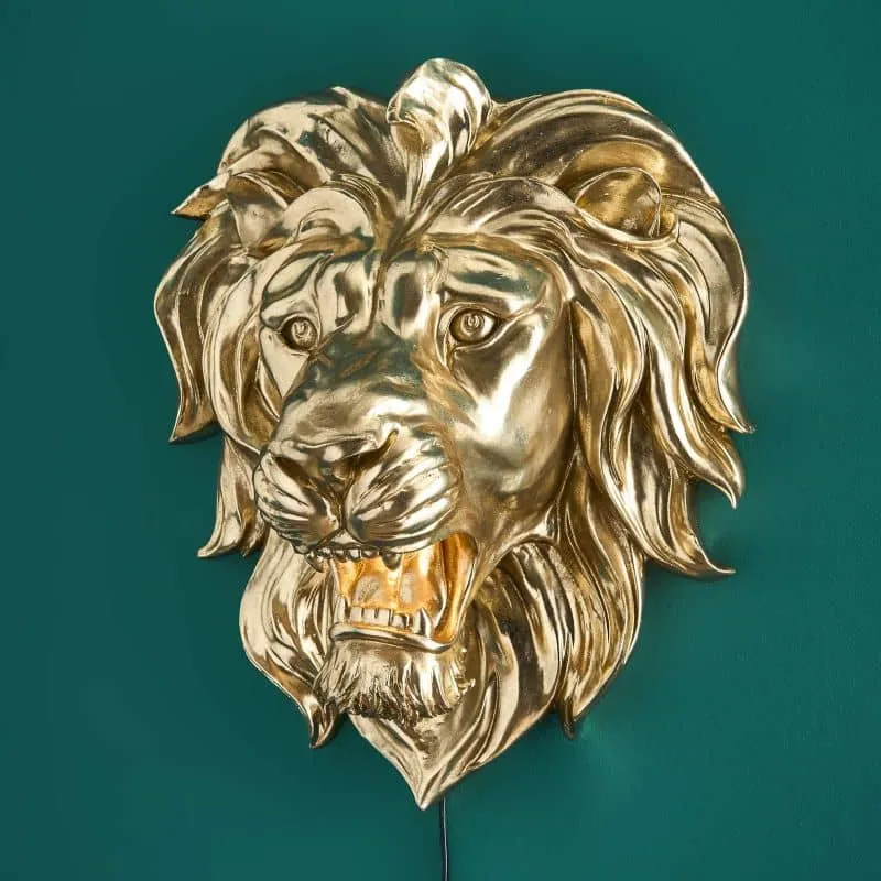 Wandleuchte – Skulpturales Design, Tiermotiv, Polyresin-Konstruktion, Goldenes Finish – King Lion | WERNS