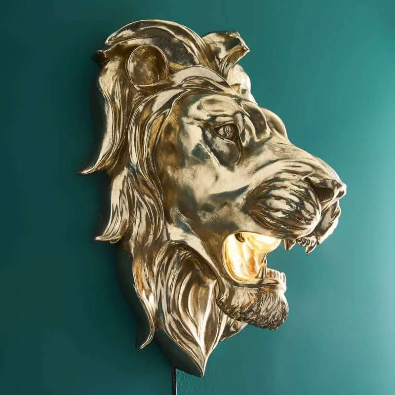 Wandleuchte – Skulpturales Design, Tiermotiv, Polyresin-Konstruktion, Goldenes Finish – King Lion | WERNS
