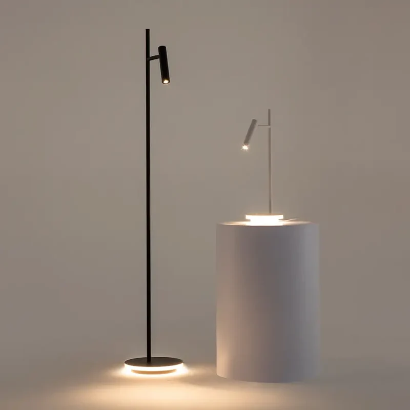 Stehleuchte – Schwarzes Finish, Metallgehäuse, Warmweißes Licht - Estudo | Maytoni