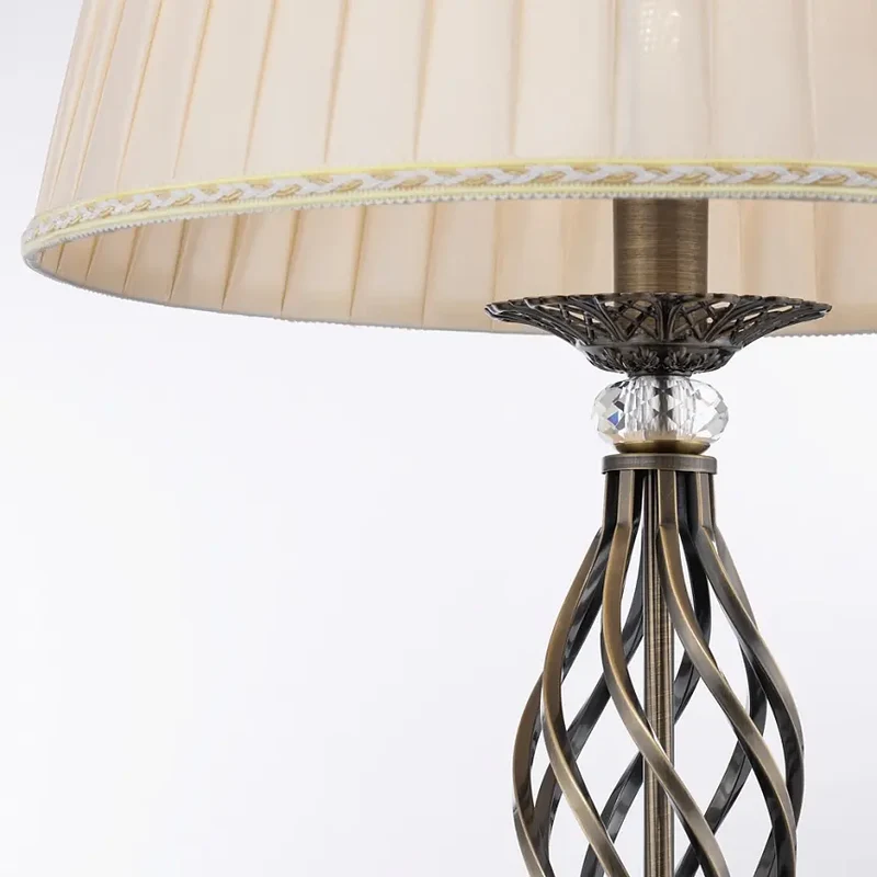 Stehleuchte – Bronzefarbenes Metall, 1 × E14 Fassung, 40 W Leistung, 165,0 cm Höhe - Grace | Maytoni