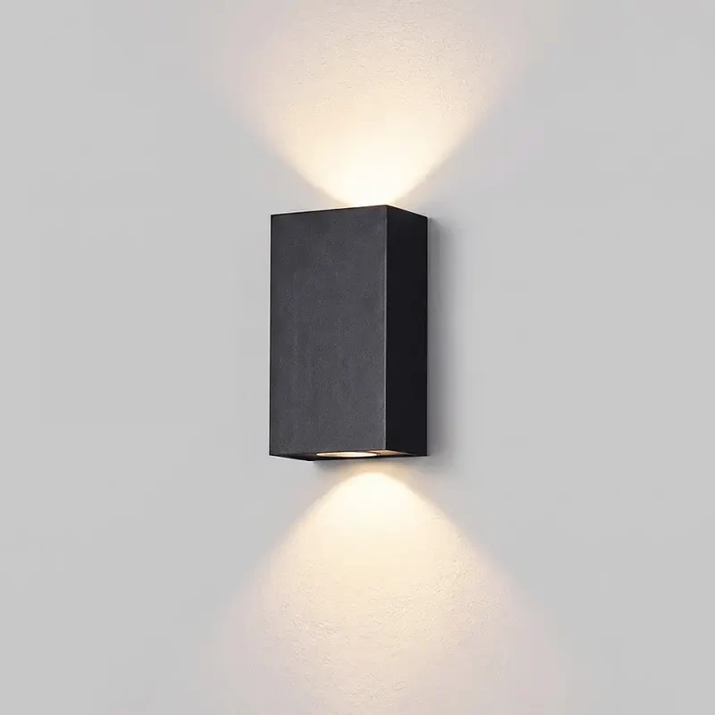 Fassadenbeleuchtung – Schwarzes Finish, Metallgehäuse, IP54 Schutz, 16 cm - Times Square | Maytoni