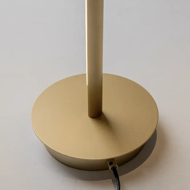 Stehleuchte – Messing Finish, Aluminiumgehäuse, 14W Leistung, 120° Licht - Thin | Maytoni