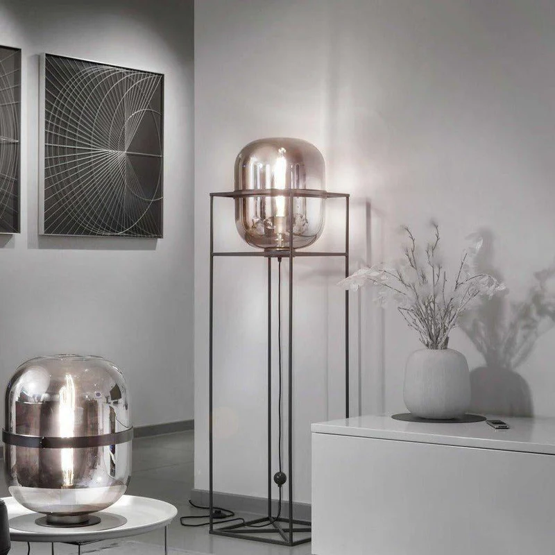 Stehleuchte kugelförmiges Glasdesign Metallkorpus skulpturale Formgebung - Baloni | Sompex