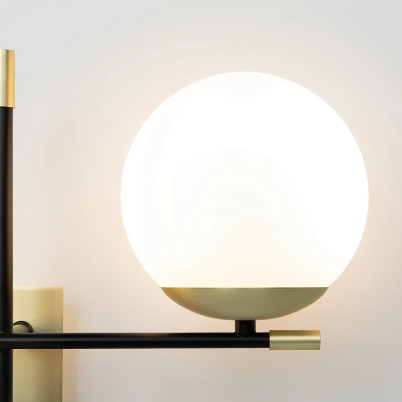 Wandleuchte – Schwarzes Metall, Rechtes Design, 2× E14, 40 W Leistung - Nostalgia | Maytoni