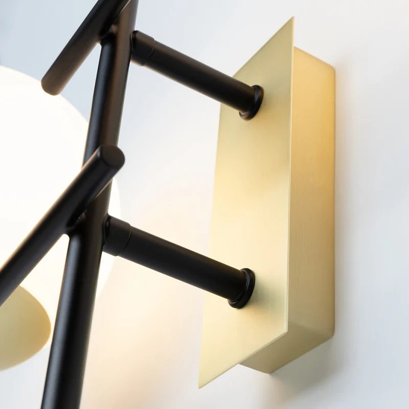 Wandleuchte – Schwarzes Metall, Rechtes Design, 2× E14, 40 W Leistung - Nostalgia | Maytoni