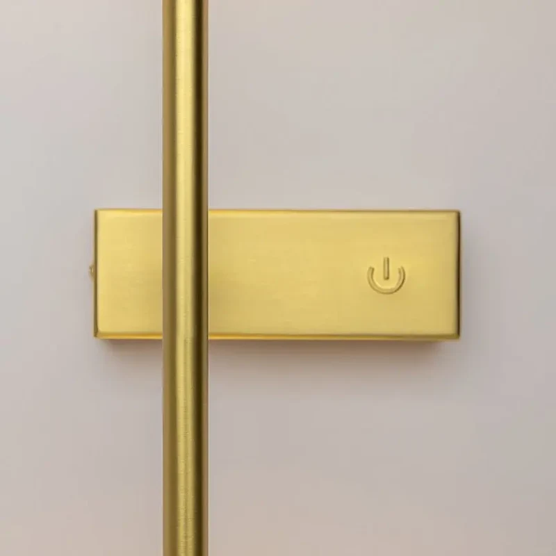 Wandleuchte – Messing Finish, Metallgehäuse, 360° Licht, Integrierte LED - Touch | Maytoni