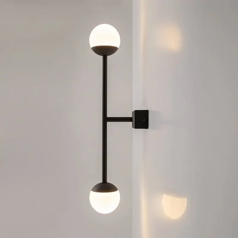 Wandleuchte – Schwarzes Finish, Metallgehäuse, 360° Licht, Integrierte LED - Touch | Maytoni