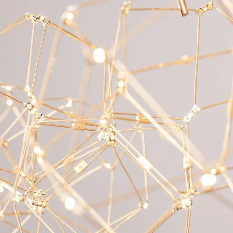 Nebula LED Würfel Pendellampe Goldfarben