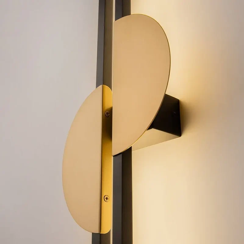 Wandleuchte – Schwarz Messing, Aluminium Material, 23 W Leistung, Neutralweiß, Rechte Ausführung – Skyline | Maytoni